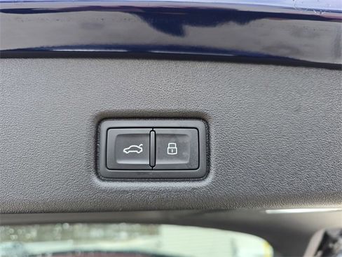 Certified 2025 Audi Q5 Premium w/ Convenience Package image 13
