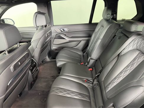 New 2026 BMW X7 M60i image 13