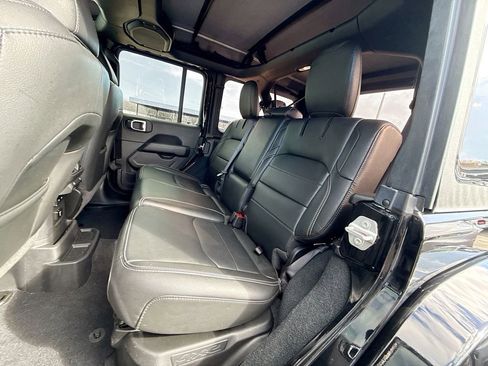 Used 2022 Jeep Wrangler Unlimited Sahara w/ Cold Weather Group image 27