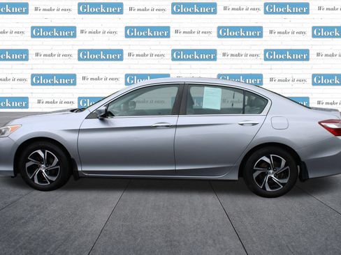 Used 2017 Honda Accord LX image 10
