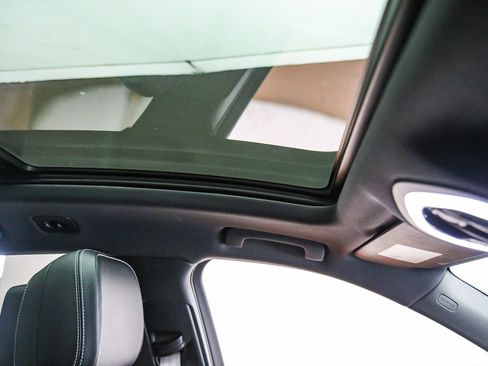 Certified 2023 Porsche Macan S AWD/4WD image 21