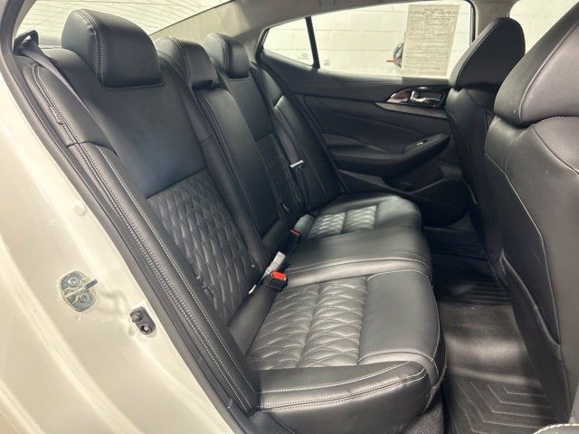 Used 2023 Nissan Maxima Platinum w/ Sport Mat Group FWD image 18