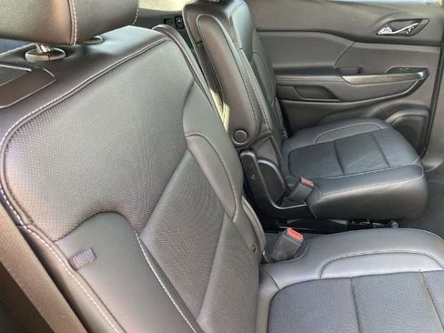 Certified 2023 GMC Acadia SLT w/ Technology Package image 23