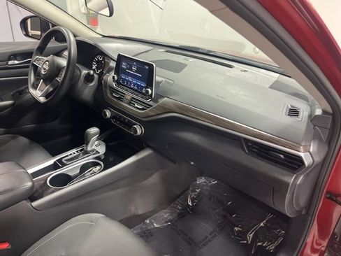Used 2024 Nissan Altima 2.5 SV image 22