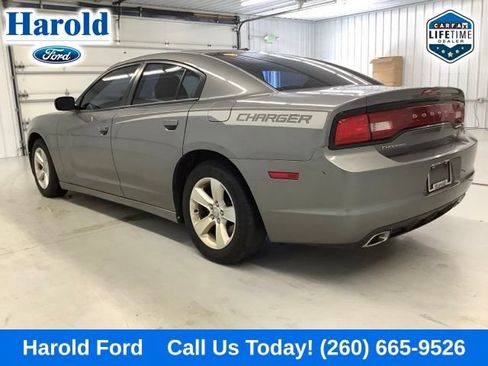 Used 2012 Dodge Charger SE RWD image 4