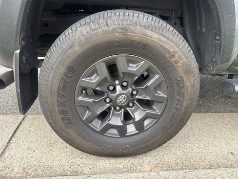 Used 2021 Toyota Tacoma SR5 w/ Trail Edition AWD/4WD image 5