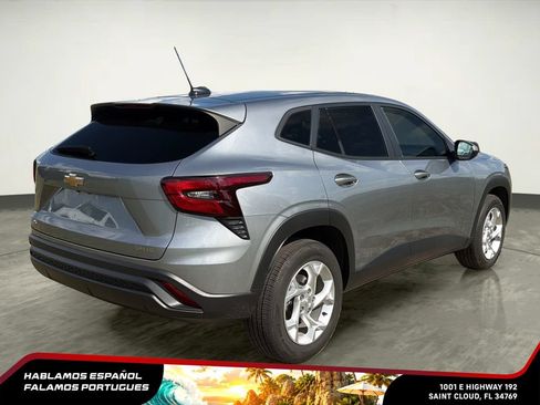 Used 2024 Chevrolet Trax LS w/ LS Convenience Package FWD image 7