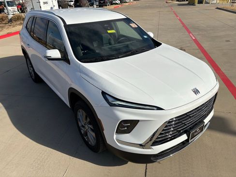 Used 2025 Buick Enclave Preferred image 11