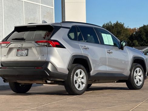 Used 2021 Toyota RAV4 LE w/ Carpet Mat Package (TMS) image 4