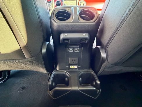 Certified 2023 Jeep Wrangler Unlimited Rubicon image 30