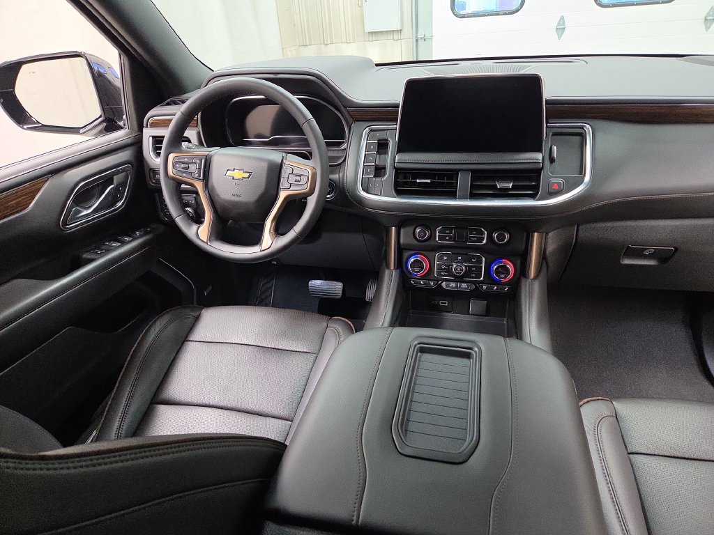 Used 2023 Chevrolet Tahoe High Country w/ Premium Package 2 AWD/4WD image 15