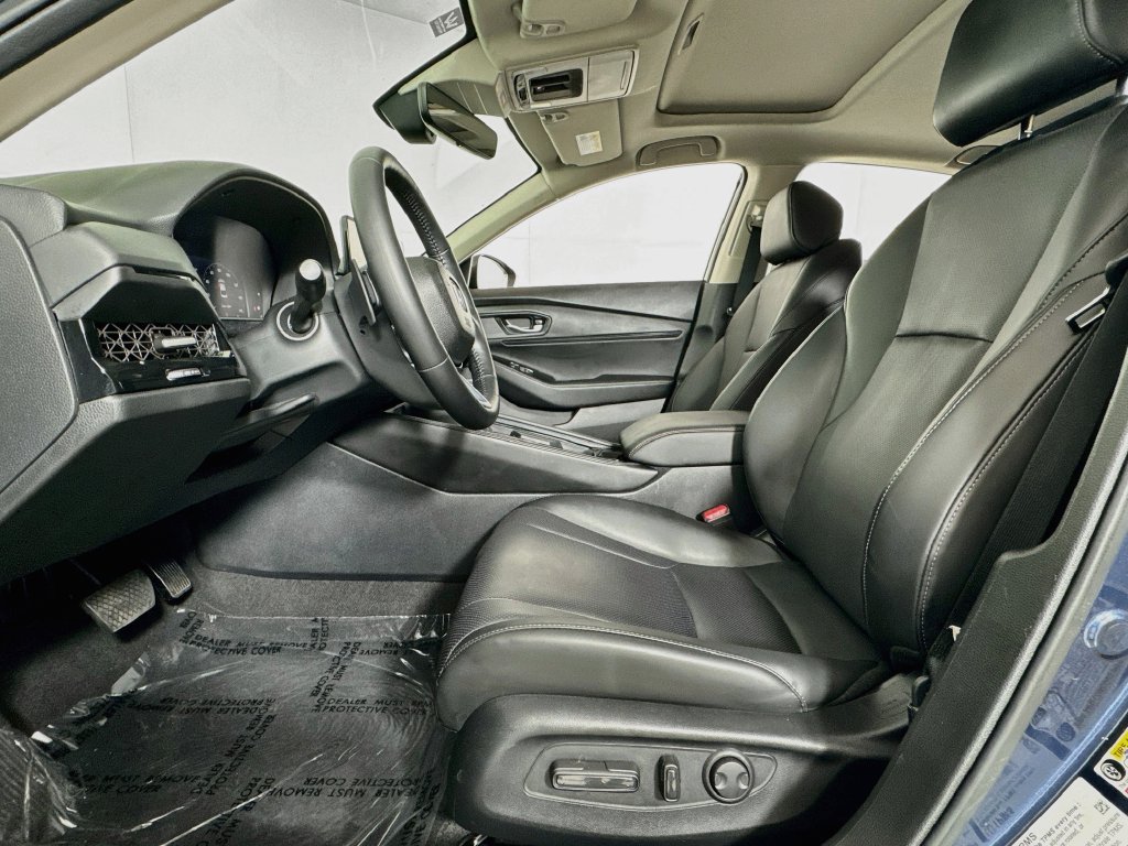 Used 2025 Honda Accord Touring image 11
