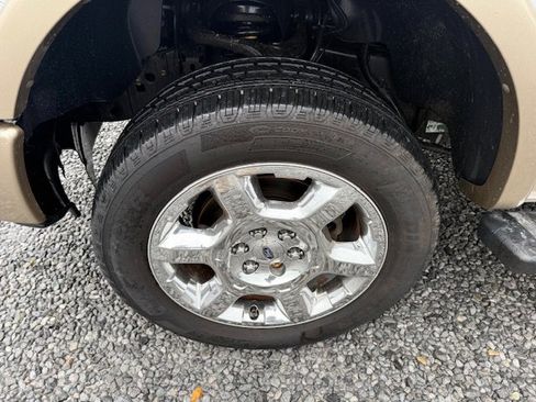 Used 2014 Ford F150 Lariat w/ Lariat Chrome Package image 15