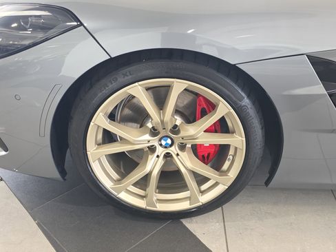 Used 2025 BMW Z4 M40i w/ Premium Package image 9