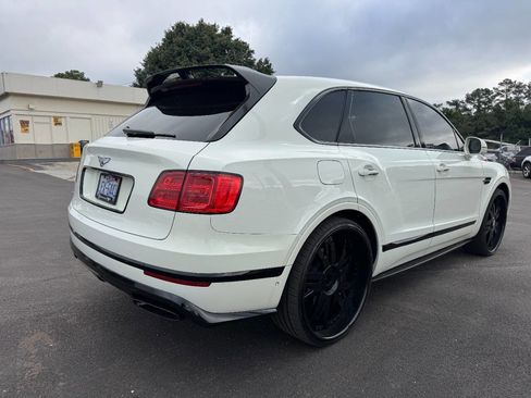 Used 2018 Bentley Bentayga Mulliner image 5