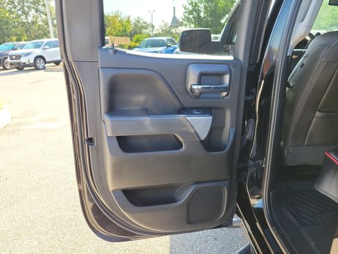 Used 2018 Chevrolet Silverado 1500 LT w/ Redline Edition AWD/4WD image 16