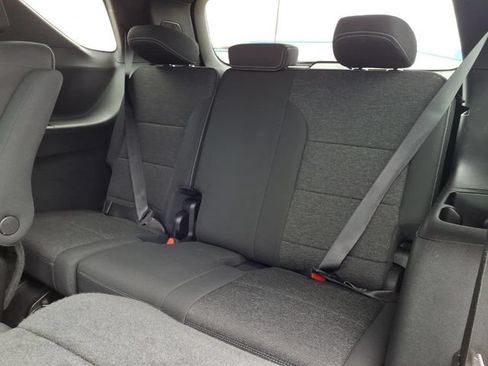 Used 2026 Chevrolet Traverse LT FWD image 12