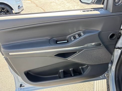 New 2025 Lincoln Navigator Reserve w/ Jet Appearance Package image 11