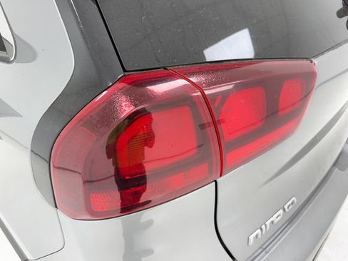 Used 2022 Kia Niro LX FWD image 16