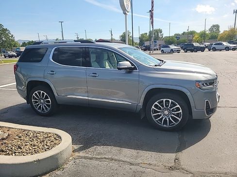 Used 2023 GMC Acadia Denali w/ Denali Technology Package AWD/4WD image 4