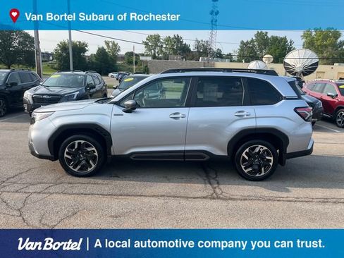 Used 2025 Subaru Forester Limited AWD/4WD image 2