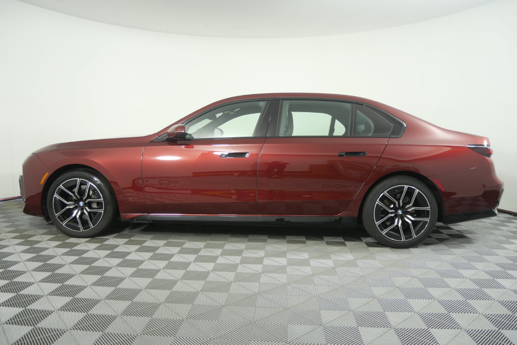 Certified 2026 BMW 740i RWD image 7