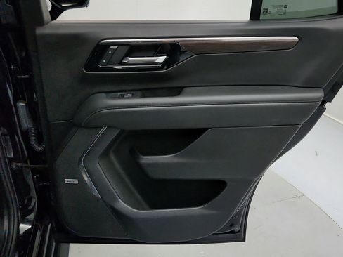 Used 2025 Chevrolet Tahoe LT w/ Comfort Package AWD/4WD image 26