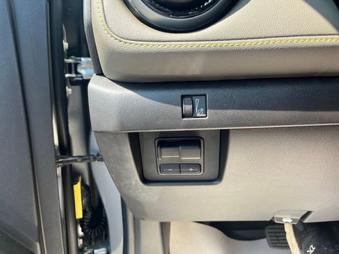 New 2025 Chevrolet Colorado ZR2 image 13