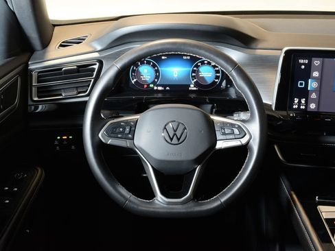 Used 2024 Volkswagen Atlas Cross Sport SE AWD/4WD image 17