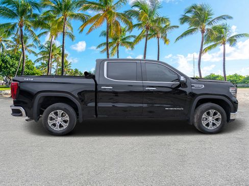 Used 2024 GMC Sierra 1500 SLT image 2