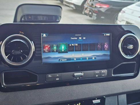 Used 2025 Mercedes-Benz Sprinter 2500 image 30