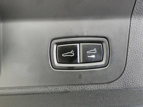 Certified 2023 Porsche Panamera image 30