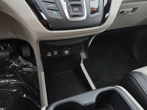New 2026 Honda Odyssey Elite image 16