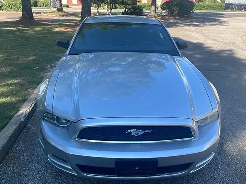 Used 2013 Ford Mustang V6 Coupe 2D image 6