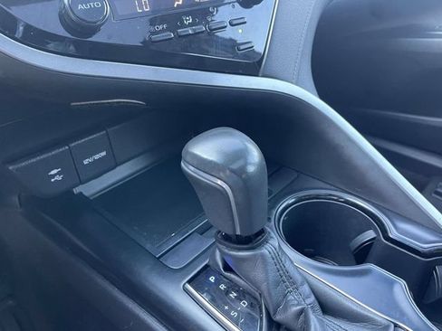 Used 2019 Toyota Camry SE FWD image 32