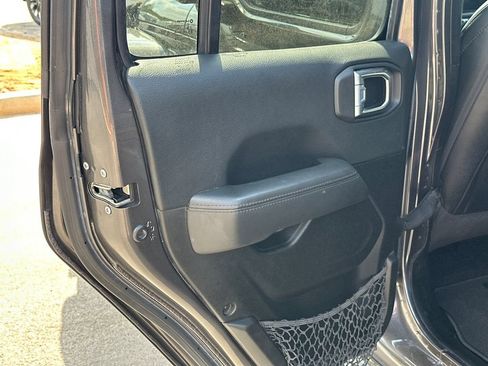 Used 2022 Jeep Wrangler Unlimited Sahara AWD/4WD image 21