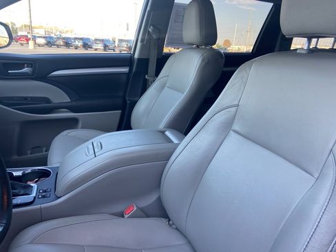 Used 2015 Toyota Highlander XLE image 15