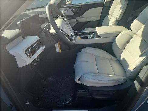 New 2026 Lincoln Aviator Reserve w/ Luxury Package RWD image 13