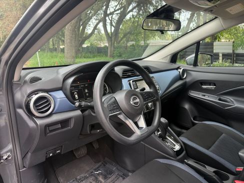Used 2025 Nissan Versa SV FWD image 31