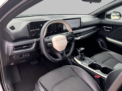Certified 2025 Kia K4 GT-Line w/ GT-Line Sunroof Package FWD image 33