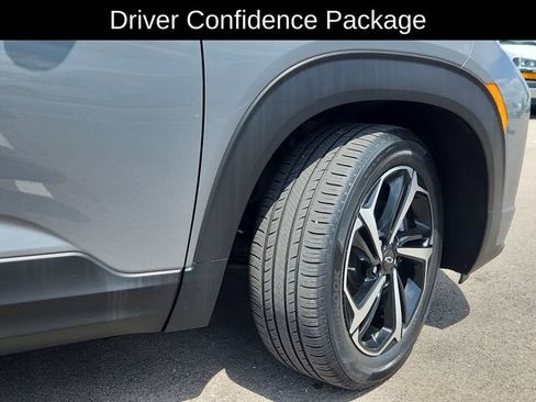Used 2023 Chevrolet TrailBlazer RS w/ Technology Package FWD image 19