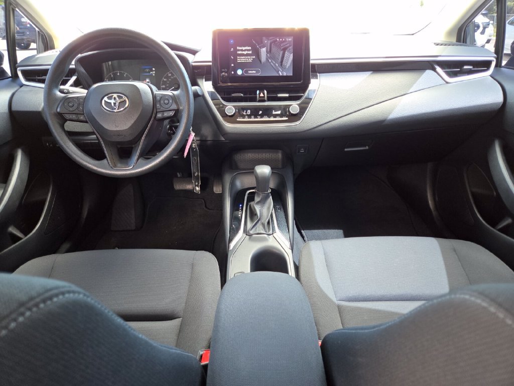 Used 2024 Toyota Corolla LE FWD image 5