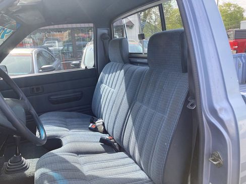 Used 1991 Toyota Pickup Deluxe AWD/4WD image 7