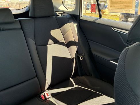 Used 2025 Toyota RAV4 LE AWD/4WD image 31
