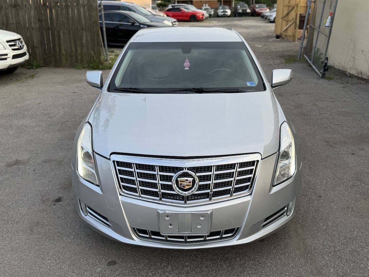 Used 2015 Cadillac XTS Luxury AWD/4WD image 4