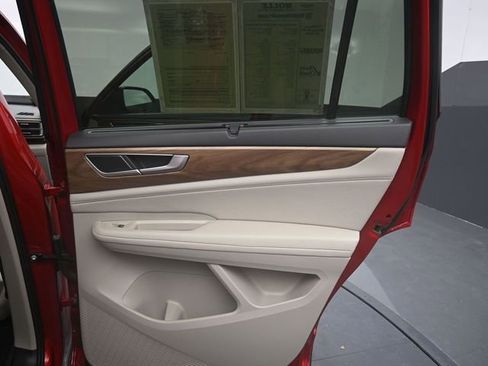 Used 2024 Volkswagen Atlas SE image 30