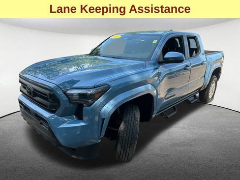 Certified 2026 Toyota Tacoma SR5 AWD/4WD image 5