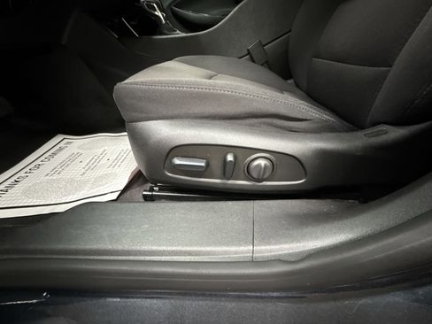 Used 2023 Chevrolet Malibu LT image 18