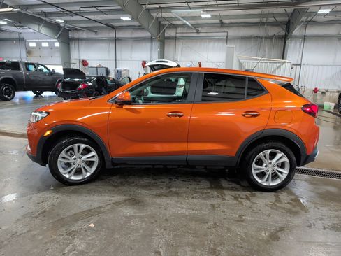 Used 2023 Buick Encore GX Preferred w/ Cold Weather Comfort Package FWD image 5