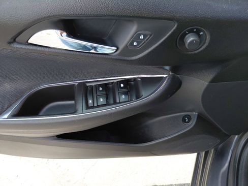 Used 2017 Chevrolet Cruze LT w/ Convenience Package image 14